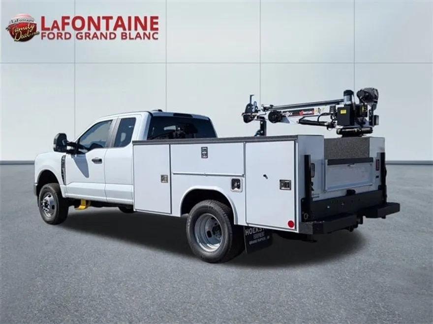 2025 Ford F-350 photo 1