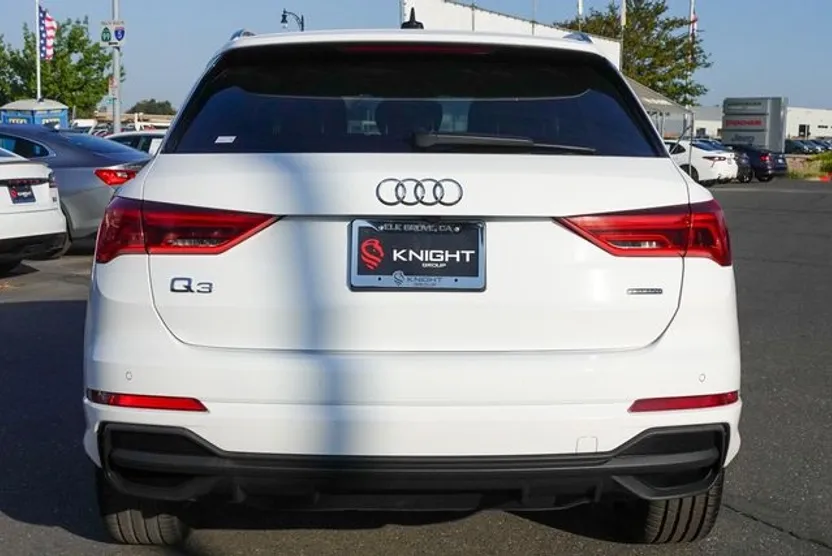 2023 Audi Q3 S line Premium photo 1
