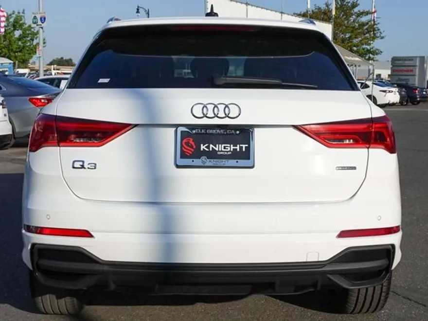 2023 Audi Q3 S line Premium photo 1