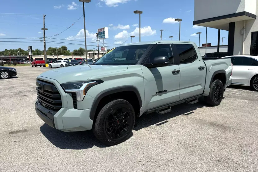 2024 Toyota Tundra SR5 CrewMax photo 1