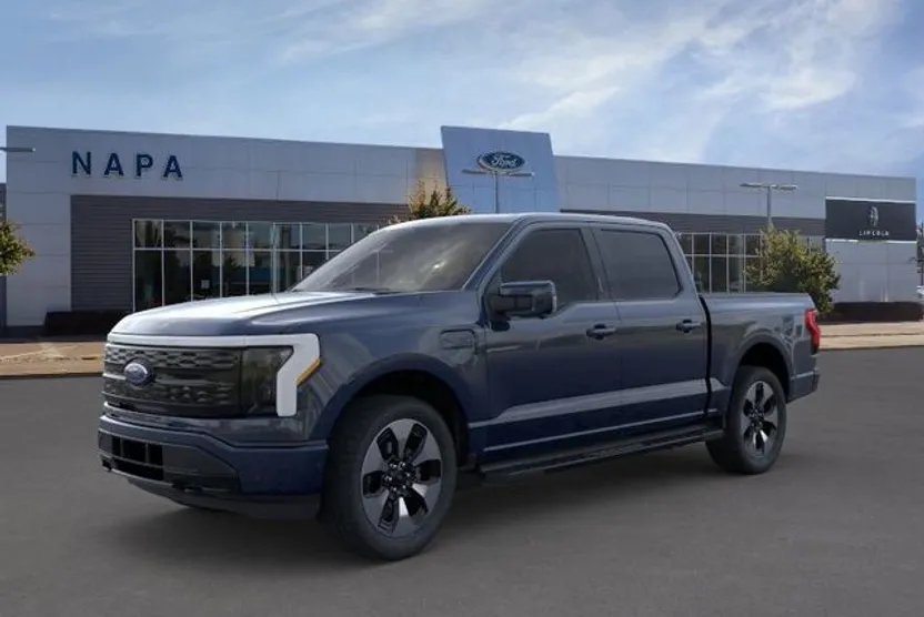 2023 Ford F-150 Lightning Platinum photo 1