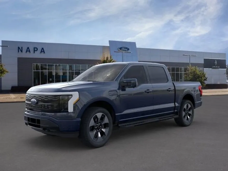 2023 Ford F-150 Lightning Platinum photo 1