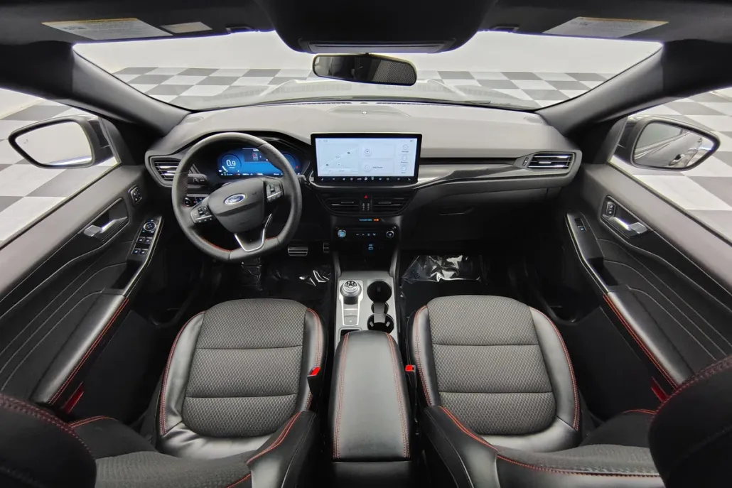 2023 Ford Escape ST-Line Select photo 1