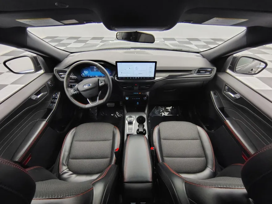 2023 Ford Escape ST-Line Select photo 1