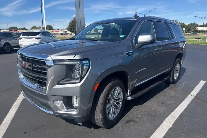 2021 Gmc Yukon SLT photo 1