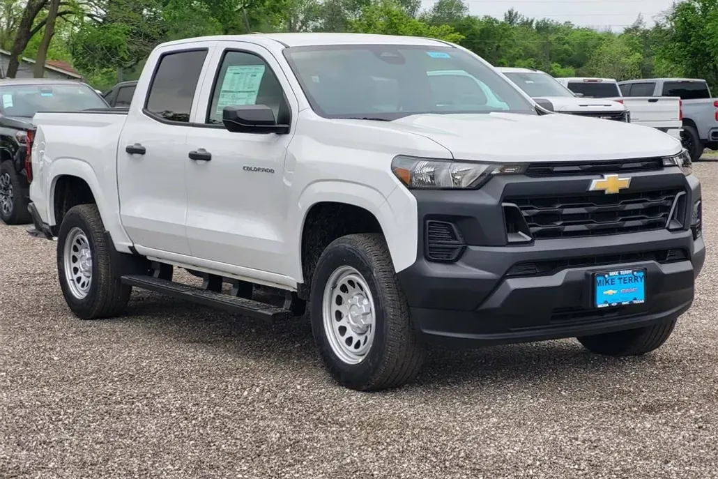 2025 Chevrolet Colorado LT photo 1