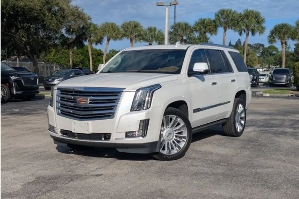 2016 Cadillac Escalade Platinum photo 1
