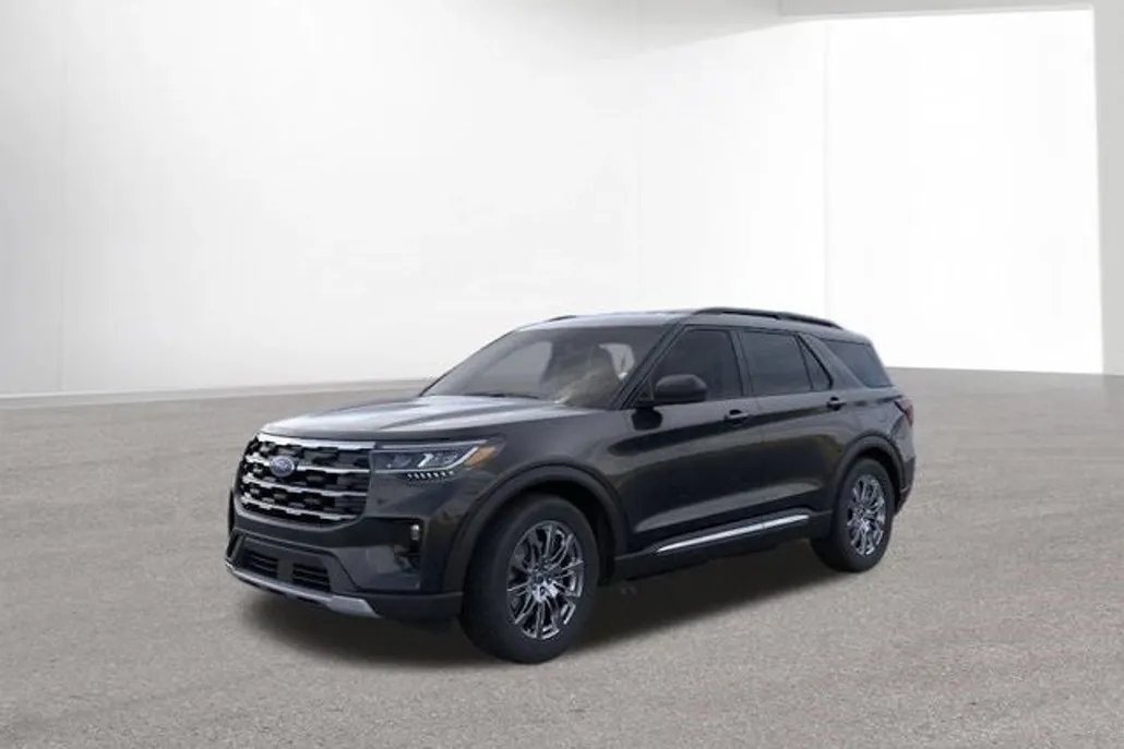 2025 Ford Explorer photo 1