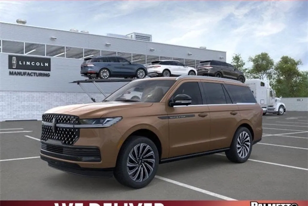 2025 Lincoln Navigator Black Label photo 1