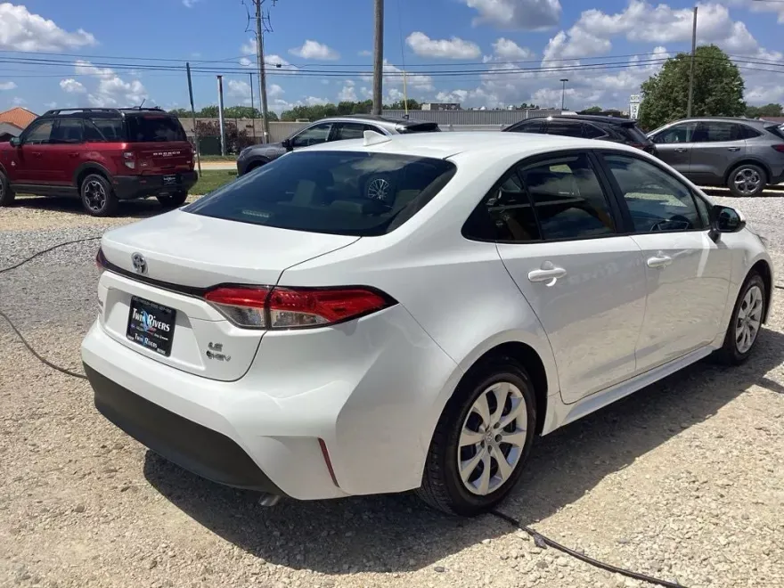 2025 Toyota Corolla Hybrid LE photo 1