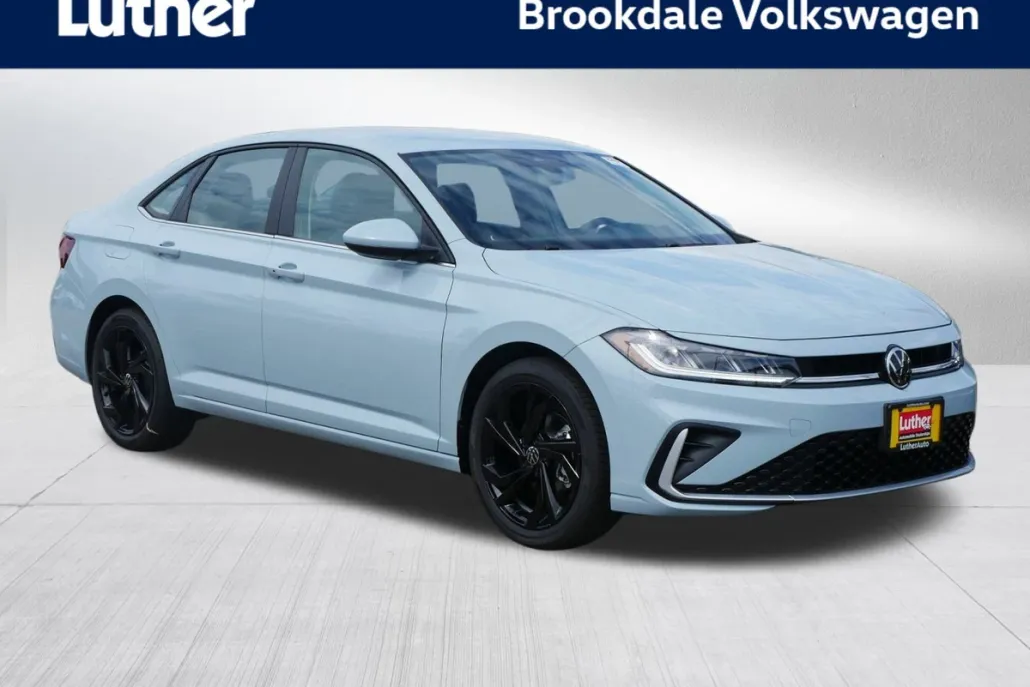 2025 Volkswagen Jetta SE photo 1