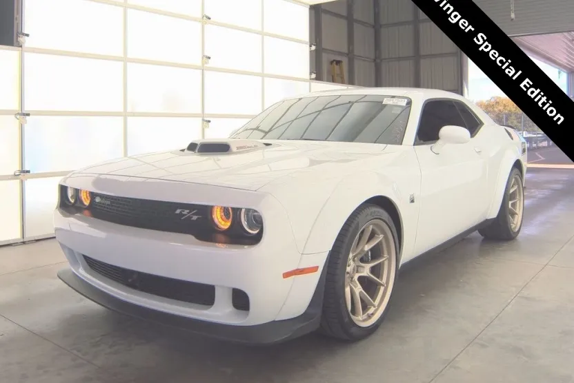 2023 Dodge Challenger R/T Scat Pack Widebody photo 1