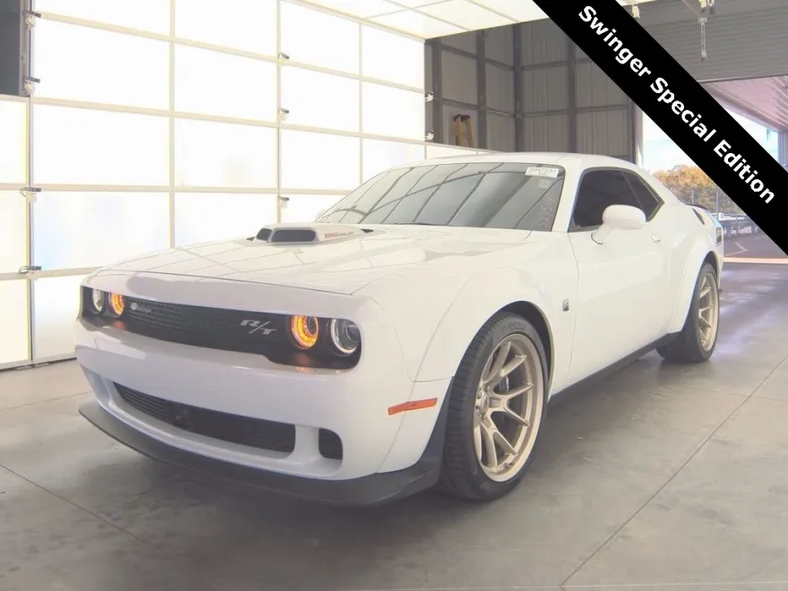 2023 Dodge Challenger R/T Scat Pack Widebody photo 1