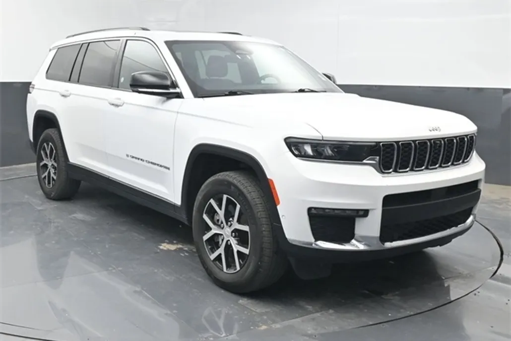 2024 Jeep Grand Cherokee Limited photo 1