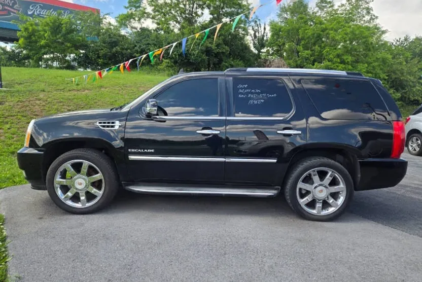 2014 Cadillac Escalade Luxury photo 1