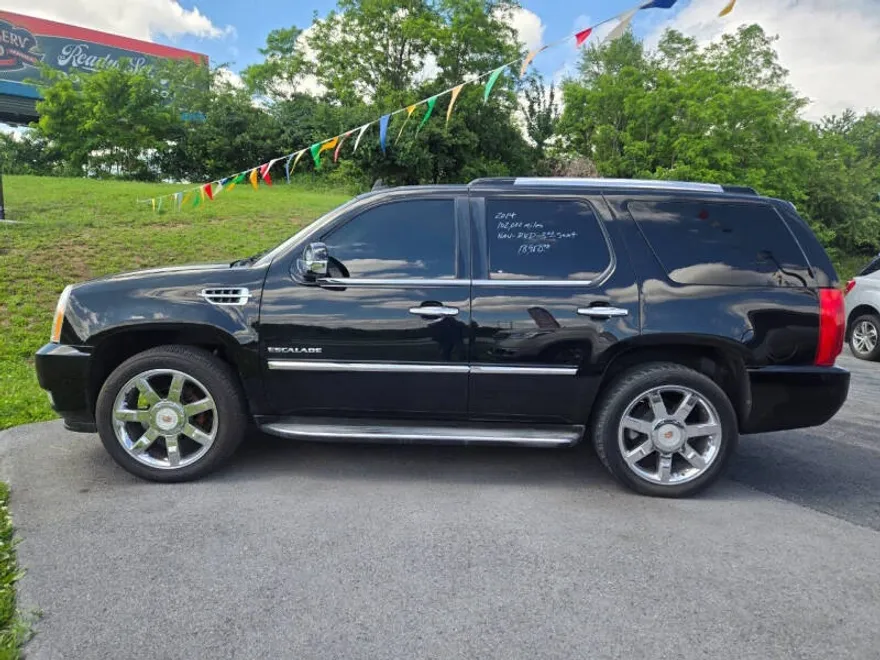 2014 Cadillac Escalade Luxury photo 1