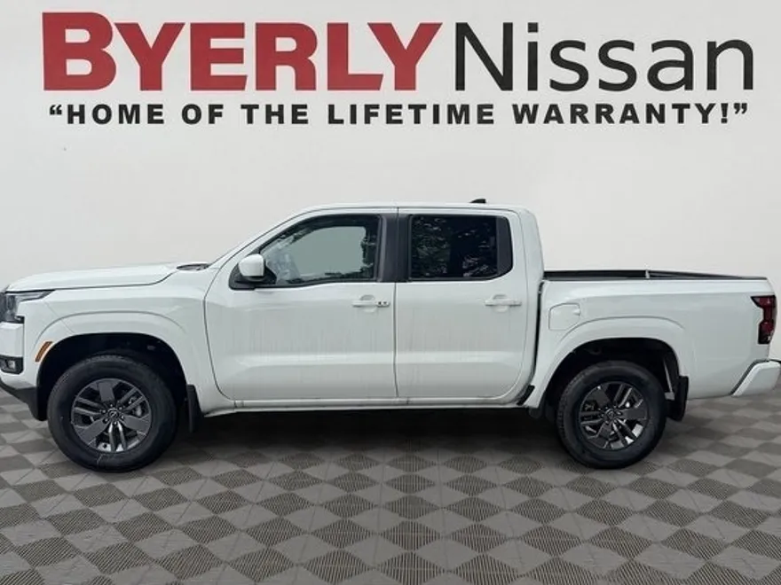2025 Nissan Frontier SV photo 1