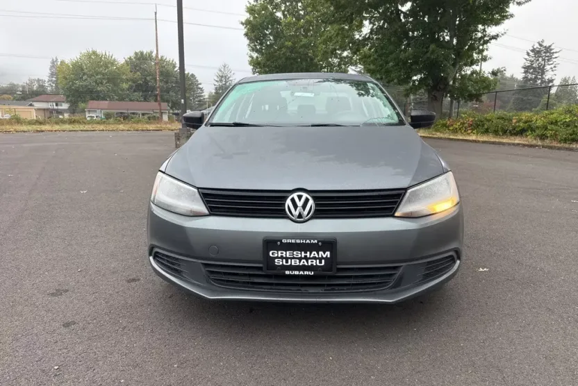 2013 Volkswagen Jetta 2.0 Base photo 1