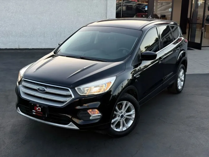 2019 Ford Escape SE photo 1