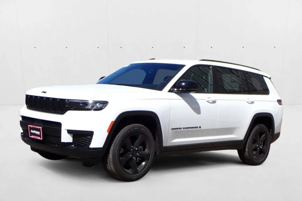 2025 Jeep Grand Cherokee Altitude photo 1