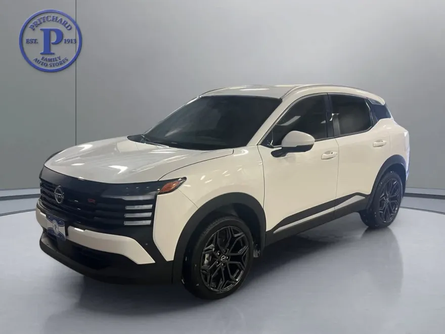2025 Nissan Kicks SR photo 1