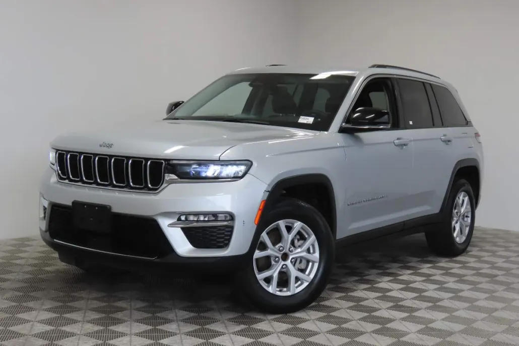 2023 Jeep Grand Cherokee Limited photo 1