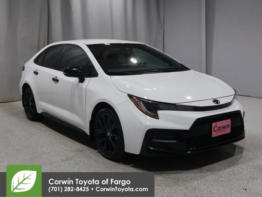 2022 Toyota Corolla SE photo 1