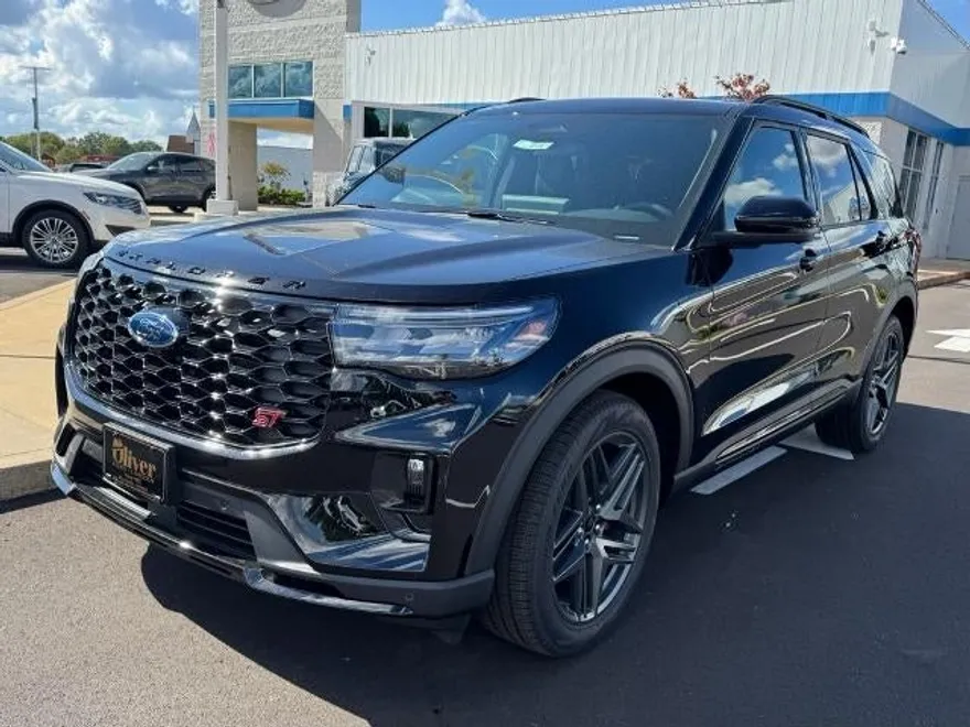 2025 Ford Explorer ST photo 1