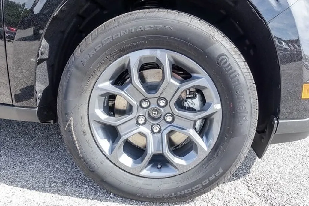 2025 Ford Maverick XLT photo 1
