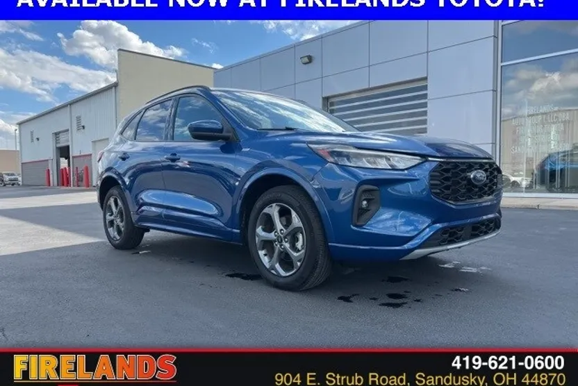 2023 Ford Escape ST-Line Select photo 1