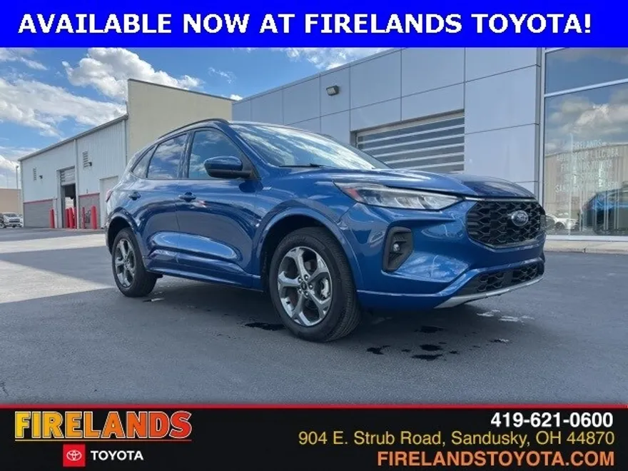 2023 Ford Escape ST-Line Select photo 1