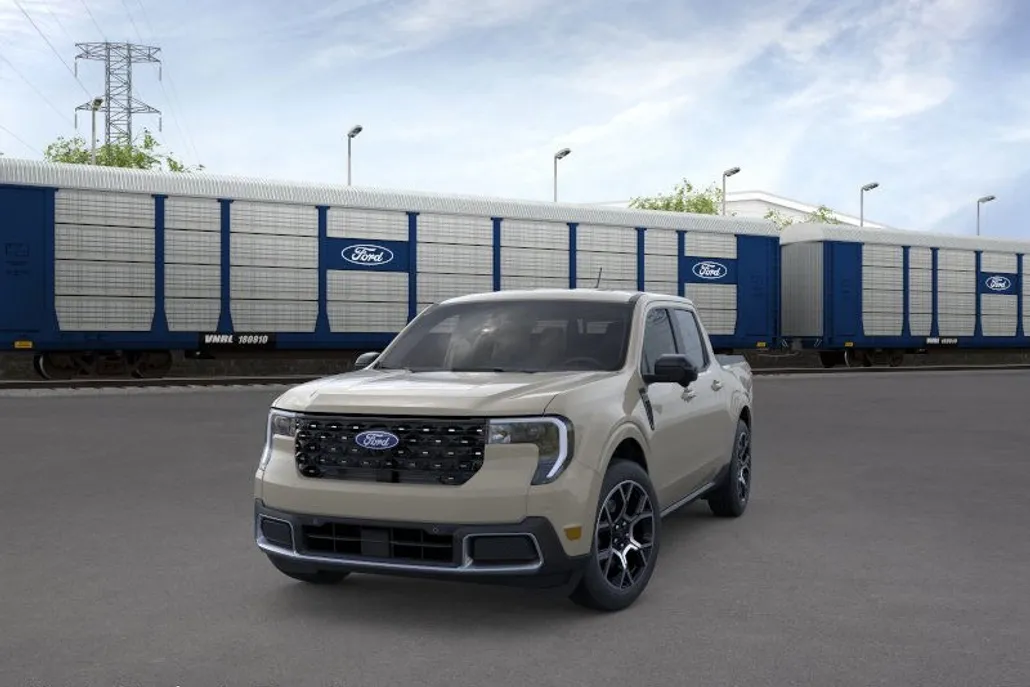 2025 Ford Maverick Lariat photo 1