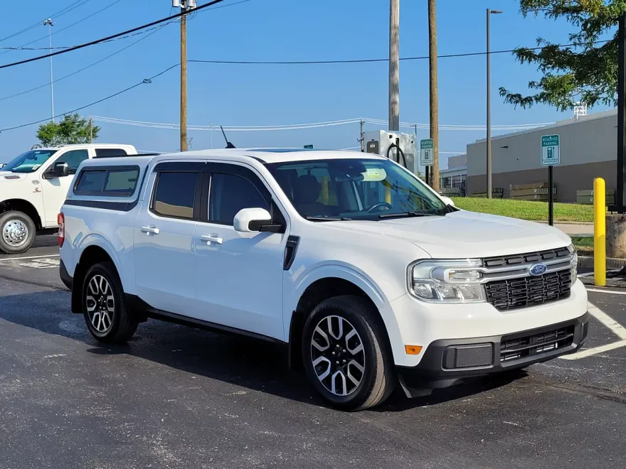 2022 Ford Maverick Lariat photo 1