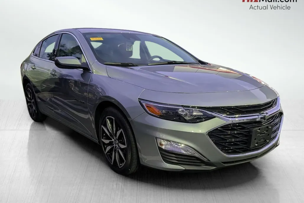 2025 Chevrolet Malibu RS photo 1
