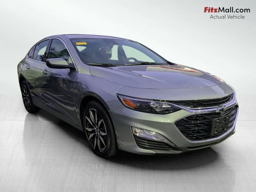 2025 Chevrolet Malibu RS photo 1