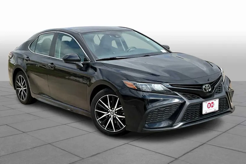 2023 Toyota Camry SE photo 1