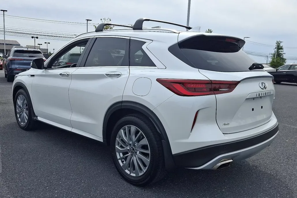2023 Infiniti QX50 Luxe AWD photo 1