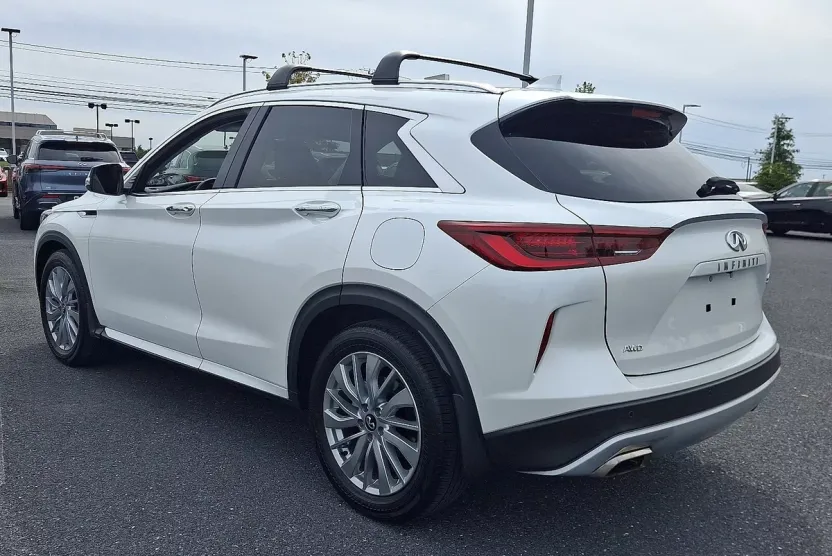 2023 Infiniti QX50 Luxe AWD photo 1