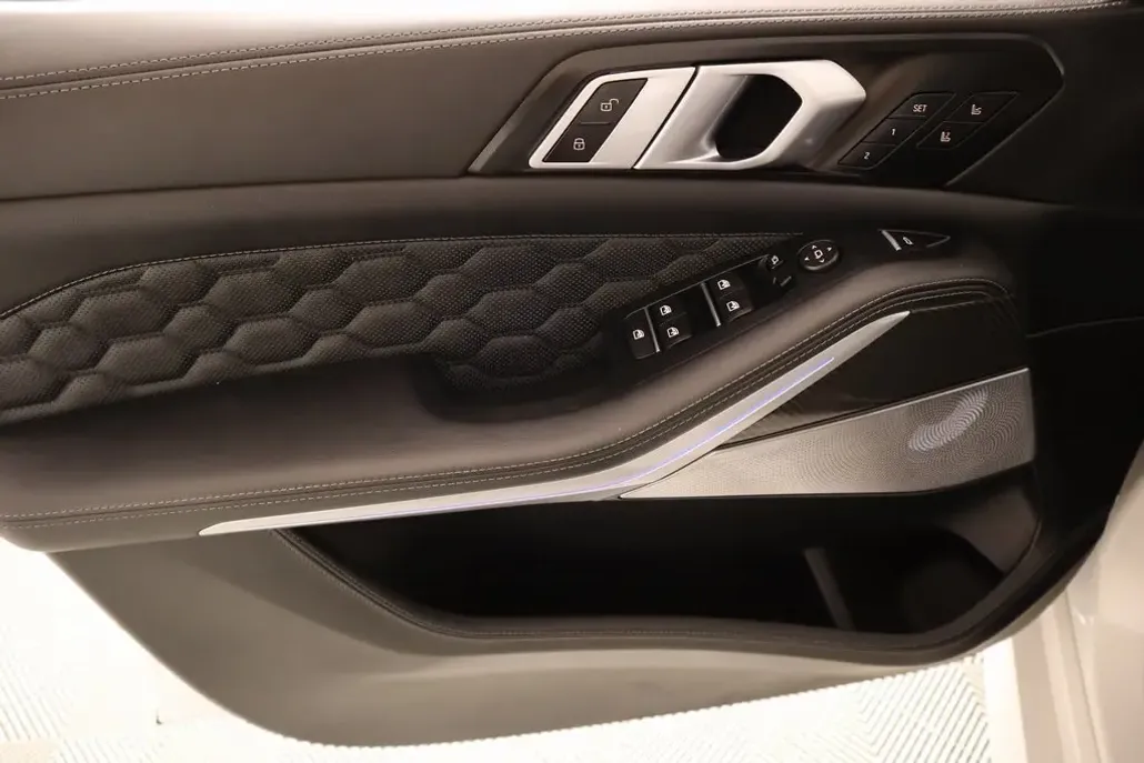 2023 Bmw X5 M photo 1