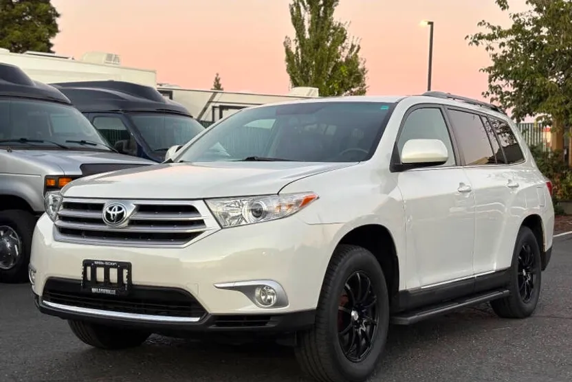 2011 Toyota Highlander Hybrid Base SE photo 1