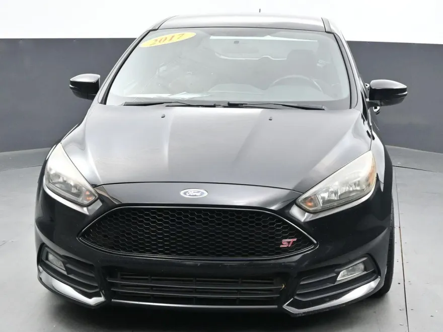 2017 Ford Focus ST photo 1