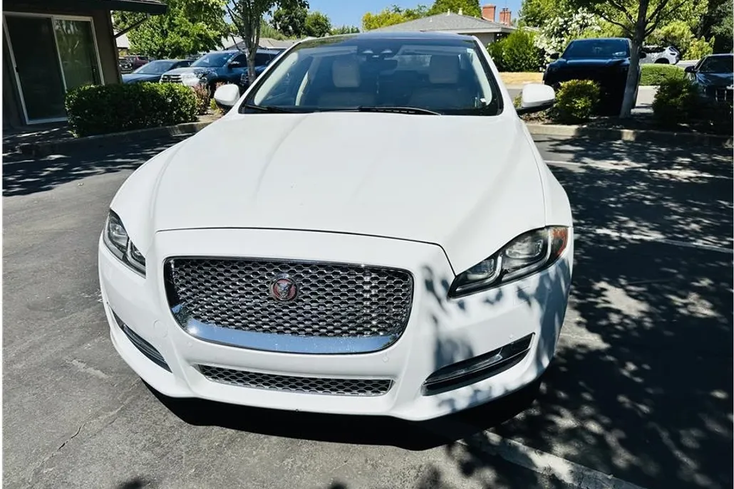 2019 Jaguar XJ XJL Portfolio photo 1