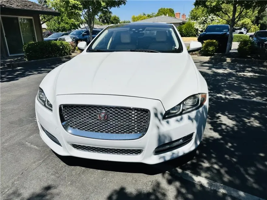 2019 Jaguar XJ XJL Portfolio photo 1
