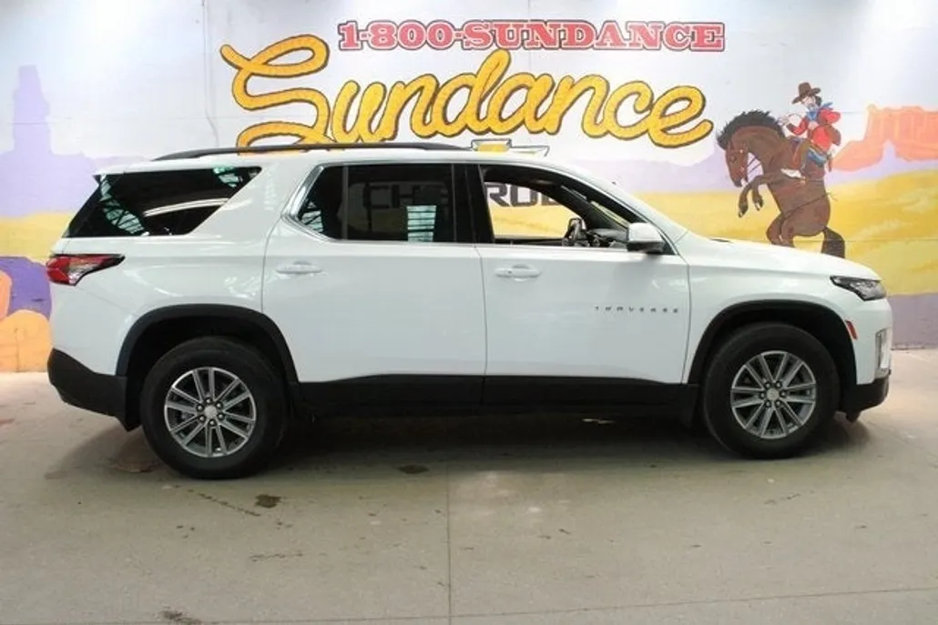 2024 Chevrolet Traverse Cloth photo 1
