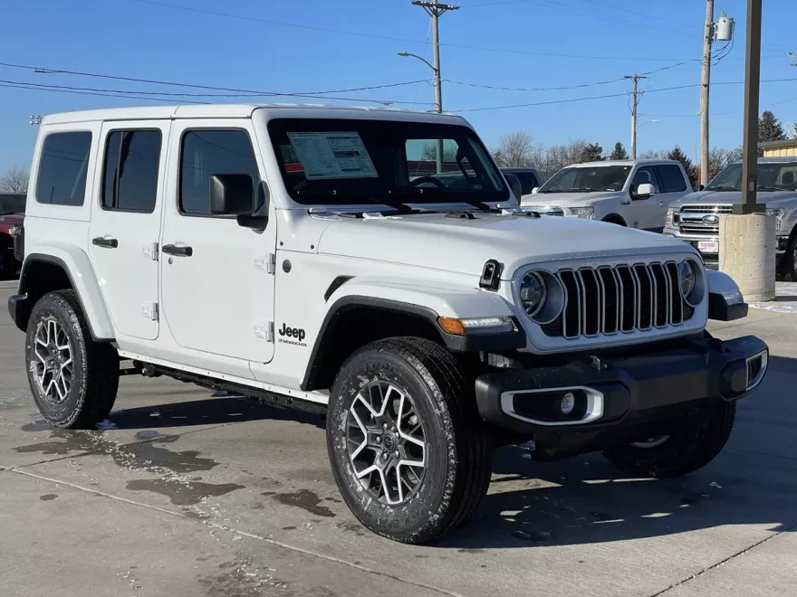 2025 Jeep Wrangler Unlimited Sahara photo 1