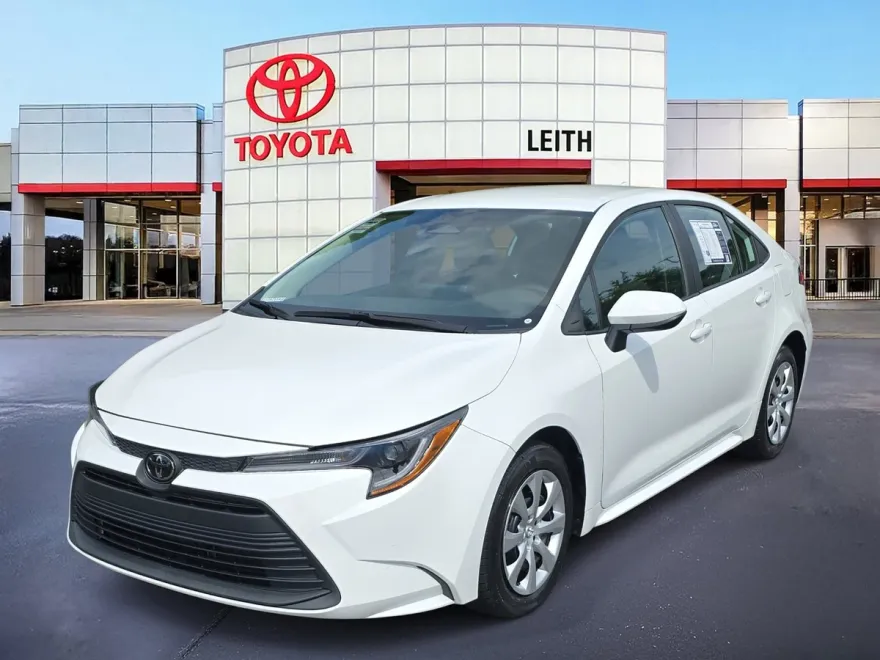 2024 Toyota Corolla LE photo 1