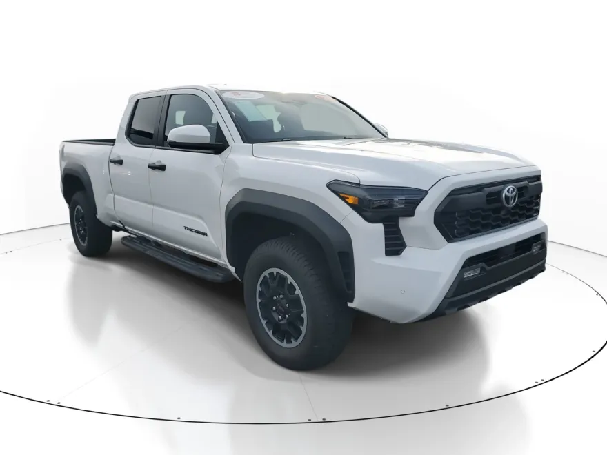 2024 Toyota Tacoma 4x4 TRD photo 1