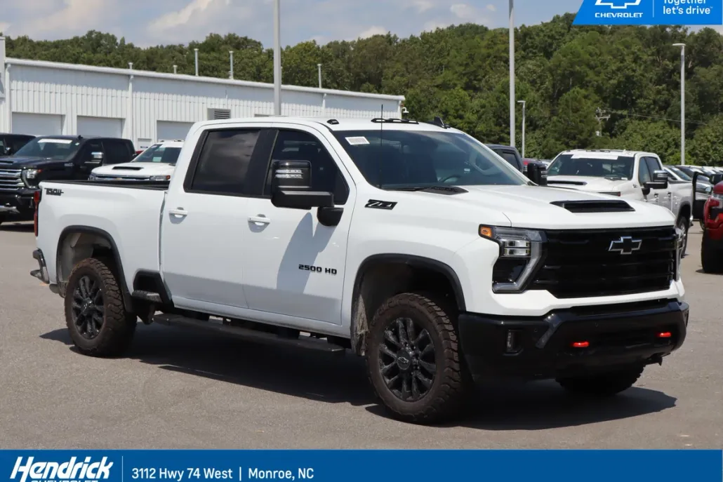 2025 Chevrolet Silverado 2500HD LT photo 1
