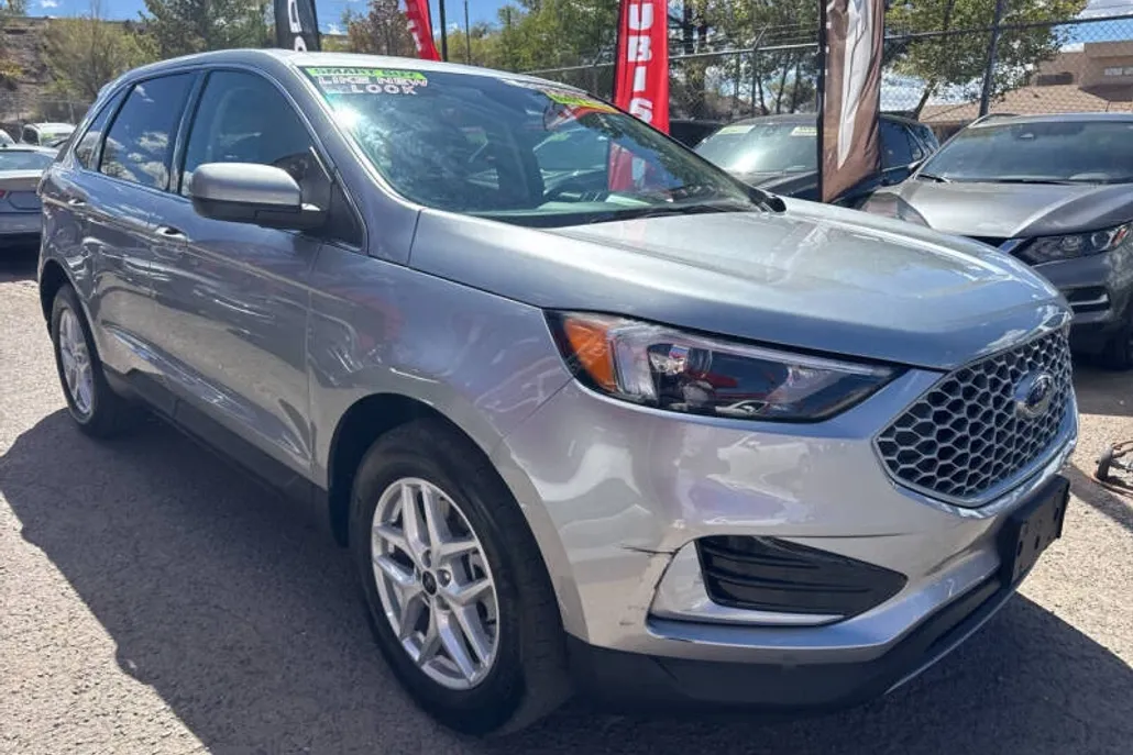 2024 Ford Edge SEL photo 1