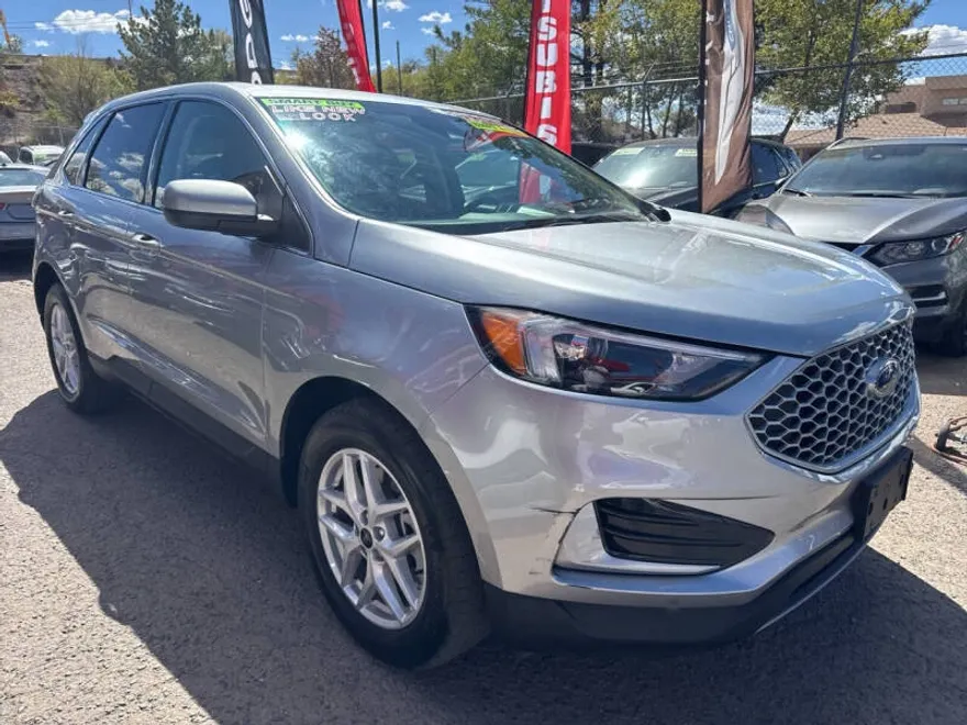 2024 Ford Edge SEL photo 1